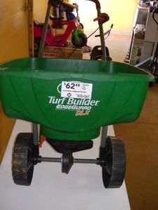lot 22 image: Scotts Turf Builder 46-lb Broadcast Spreader