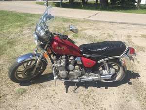 lot 1 image: 1982 Yamaha Maxim 650 Motorcycle NO RESERVE