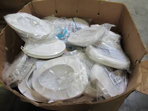 lot 211 image: WHOLESALE MIXED PALLET OF TOILET SEATS