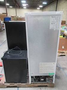 lot 229 image: WHOLESALE MIXED PALLET OF SMALL REFRIGERATORS