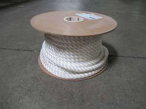 lot 716 image: Everbilt 34 in. x 150 ft. White Twisted Nylon Rope 72630
