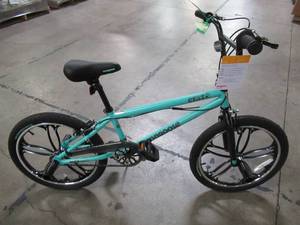 lot 9 image: Mongoose 20 Craze Freestyle Girls BMX Bike, Teal, R0911WM - NEW
