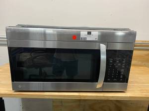 lot 47 image: LG Microwave