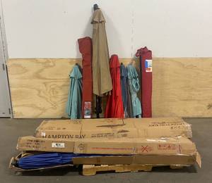 lot 70 image: Pallet of Patio Umbrellas.  Various sizes and colors