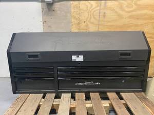lot 74 image: HUSKY Truck Performance tool box