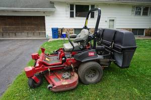 lot 3 image: 2018 Toro Z- Master 5000 Series Commercial Zero Turn Lawn Mower With Rear Bagger