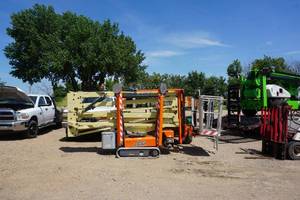 lot 6 image: JLG 550 AJ Compact Tracked Crawler Boom Lift