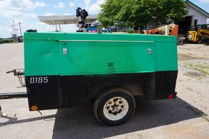 lot 7 image: Sullivan Model DF185PJDSB Tow Behind Air Compressor
