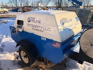 lot 8 image: Grimmer Schmidt Portable Tow Behind Air Compressor