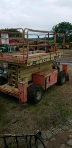 lot 13 image: 2001 JLG 40RTS 4 x 4 Rough Terrain Scissors Lift