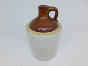 lot 11 image: Vintage Crock Jug