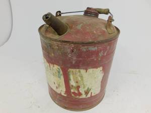 lot 25 image: Vintage Oil 2 Gal. Oil Can