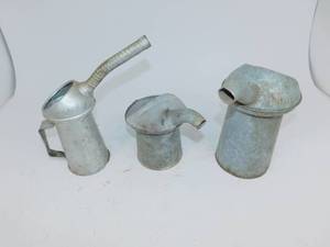 lot 33 image: Vintage Oil Cans