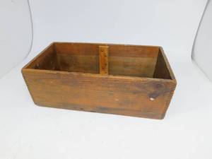 lot 37 image: Vintage Wooden Crate