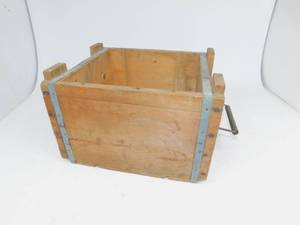lot 40 image: Vintage Wooden Crate