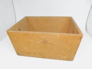 lot 44 image: Vintage Wooden Crate