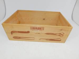 lot 50 image: Vintage Gaja Barbaresco - Italia Crate