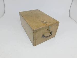 lot 52 image: Vintage Wooden Box