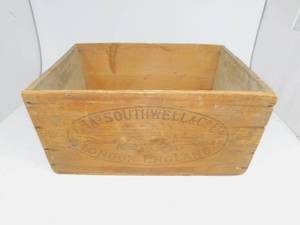 lot 53 image: Vintage Wooden Crate