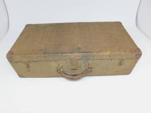 lot 63 image: Vintage Luggage