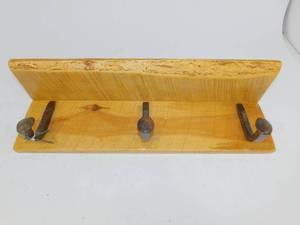lot 75 image: Vintage Coat Rack