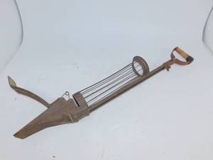 lot 80 image: Vintage Potato Planter  Seeder