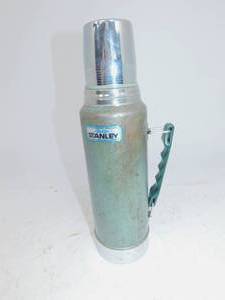 lot 87 image: Vintage Aladdin Stanley Thermos