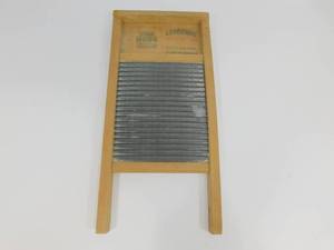 lot 110 image: Vintage The Zing King Small Lingerie Washboard