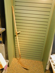 lot 131 image: Vintage Metal and Wood Scythe Farm Tool