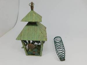 lot 134 image: Vintage Seasonal Candle Holder  Spiral Corn Cob Holder