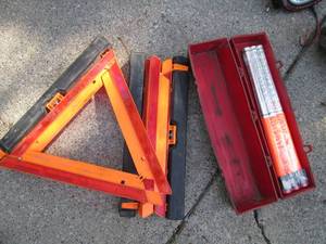 lot 7 image: Flare & Reflector Road Safety Kit...