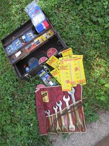 lot 16 image: Vintage Tool Box Full of Tools (Mas...