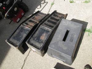 lot 38 image: (2) Car Ramps & Step Stool...