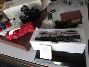lot 112 image: Avon Aftershave Bottles & Collector...