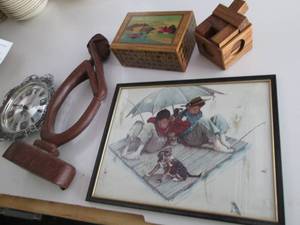 lot 134 image: Lot of Vintage Home Dcor Items...