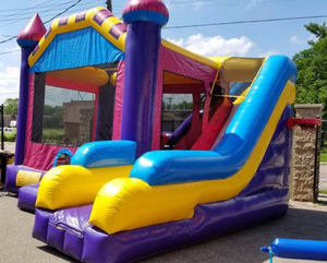 lot 13 image: Extra Large Dream Castle 7-in-1 Slide Combo