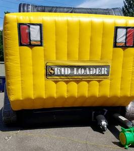 lot 16 image: Extra Large Skid Loader Bouncer