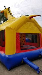 lot 12 image: Giraffe Bouncer