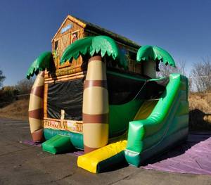 lot 1 image: Huge Tiki Hut Slide Combo