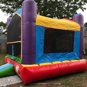 lot 2 image: Large Wacky Bouncer