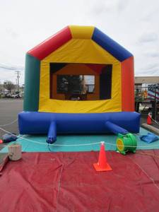 lot 6 image: Multi Color Bouncer