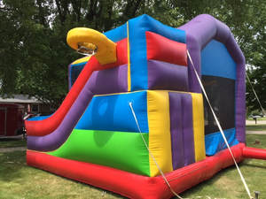 lot 3 image: Wacky 5 in 1 Slide Combo