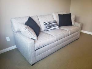 lot 10 image: Ethan Allen Queen Sleeper Sofa