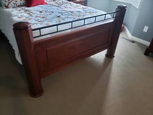 lot 16 image: Bob Timberlake form Lexington Queen Bed