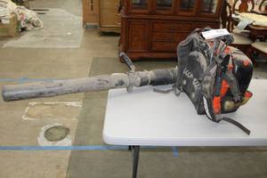 lot 39 image: Echo Hip-Mounted Throttle Backpack Leaf Blower 234 mph 756 cfm 63.3 cc Gas 2-Stroke PB-770H