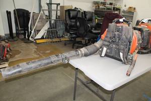 lot 44 image: Echo Hip-Mounted Throttle Backpack Leaf Blower 234 mph 756 cfm 63.3 cc Gas 2-Stroke PB-760LN