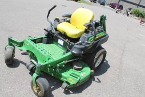 lot 11 image: John Deere Zero-Turn Lawn Mower Ztrak Z950M