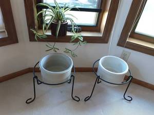 lot 12 image: Crocks, Plant Stands & Greenery
