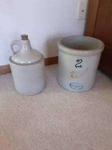 lot 14 image: 2 Gallon Red Wing & Crock Jug