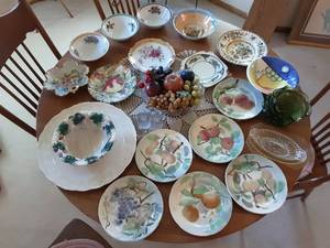 lot 18 image: Vintage Painted Glass & Artificial Fruit- Bring Boxes & Wrap For Take Out